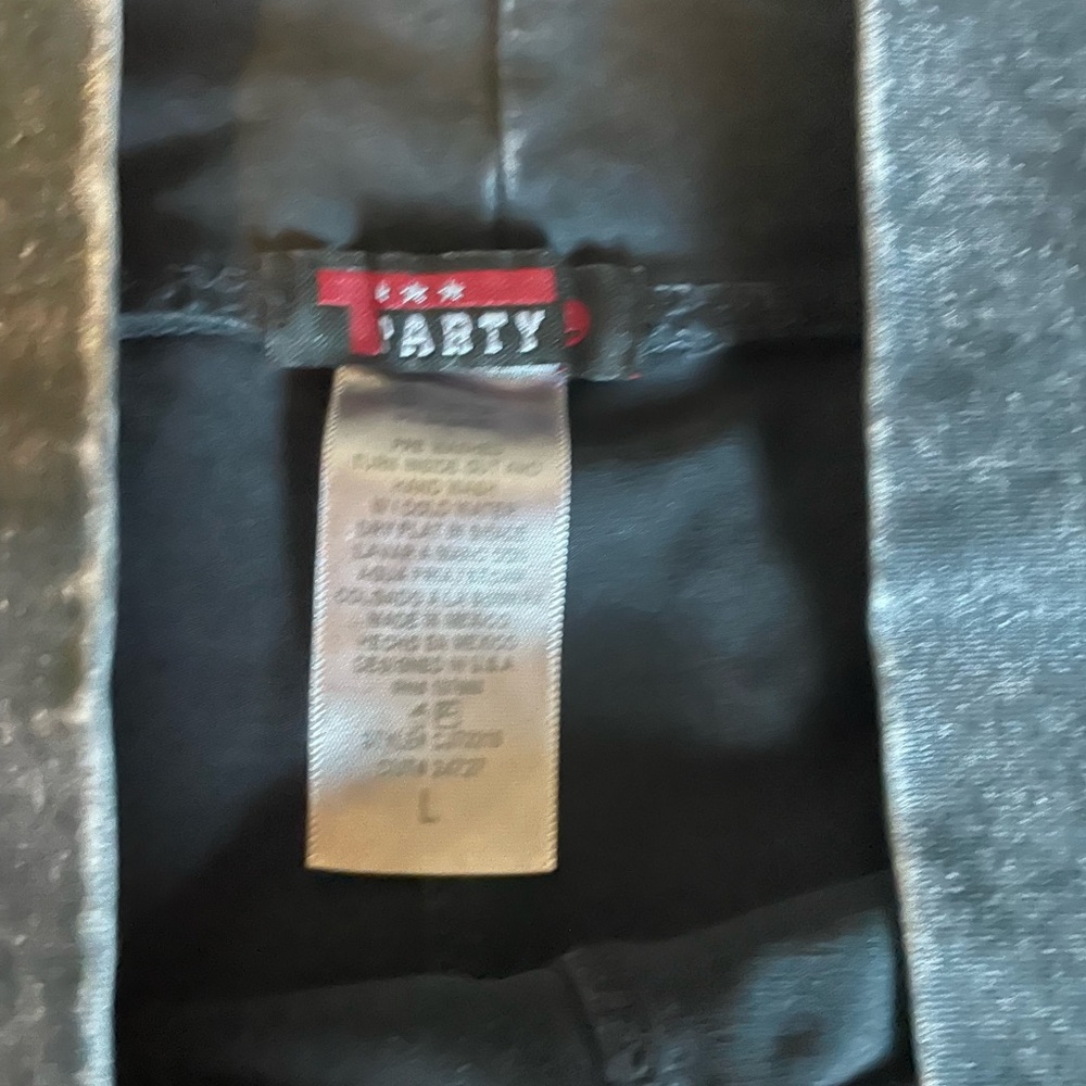 T-Party Mineral Wash Brown SZ L in gently used condition - Picture 2 of 4